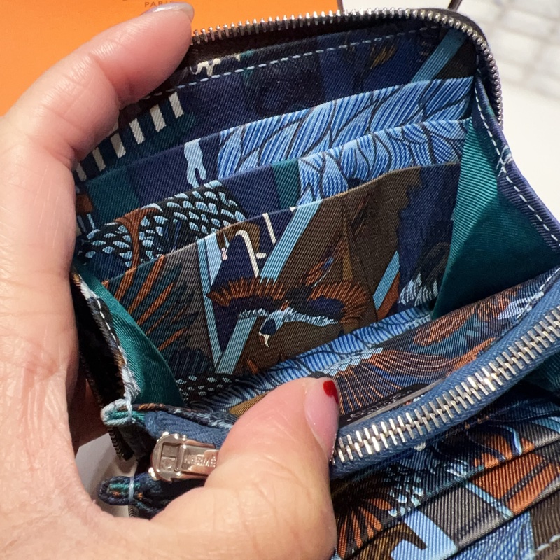 Hermes silk in 89黑 絲巾短夾-19