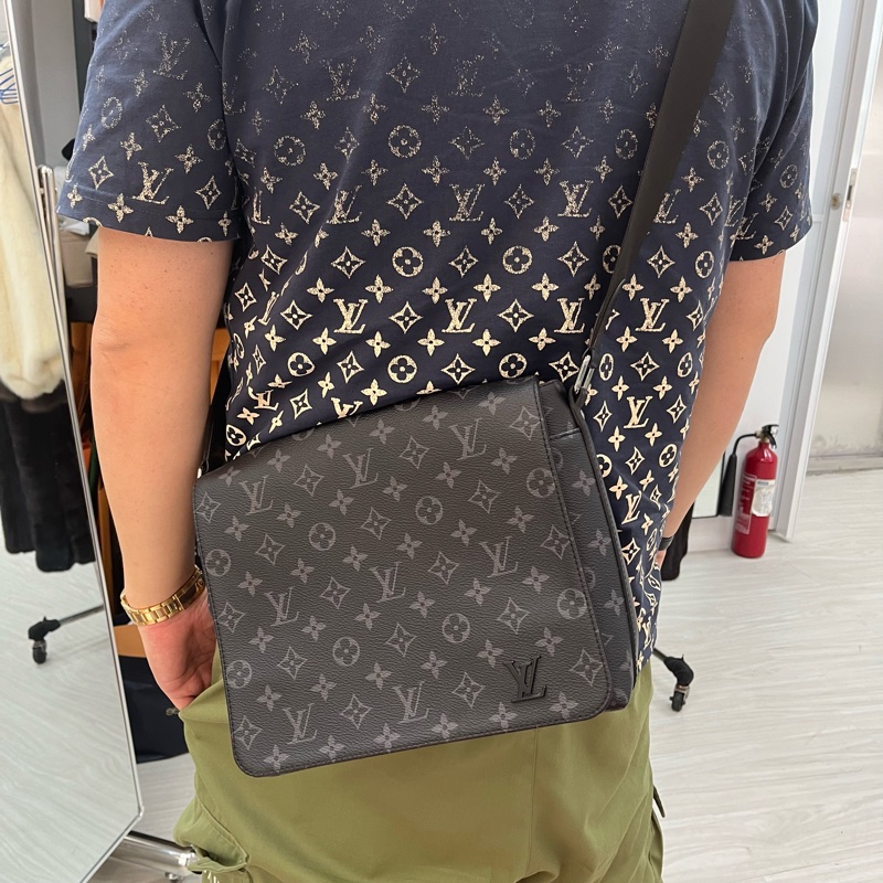 LV 郵差包 芯片款 新款 老花 黑武士 相機包 翻蓋-0