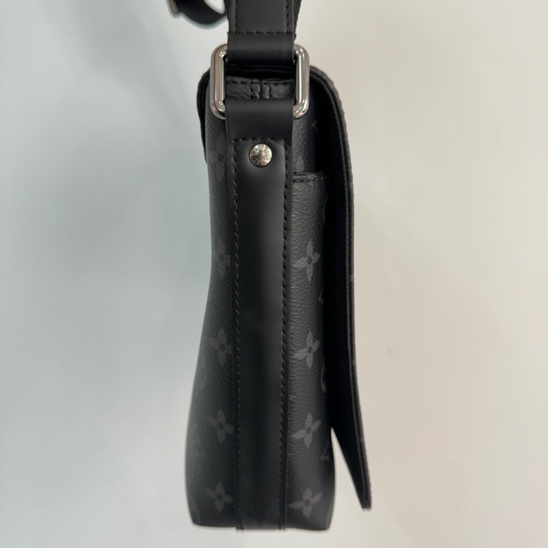 LV 郵差包 芯片款 新款 老花 黑武士 相機包 翻蓋-3