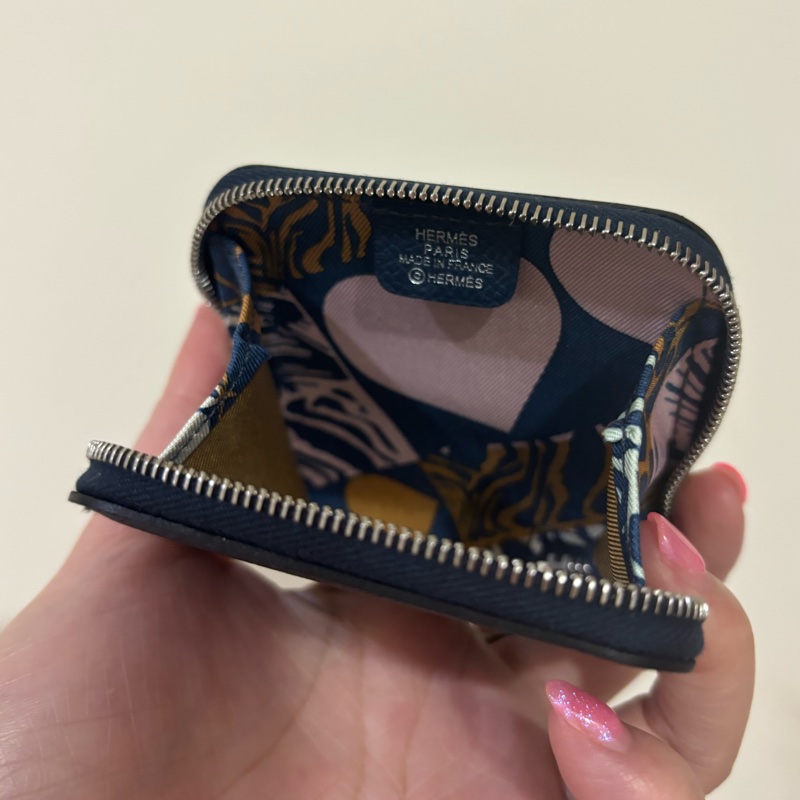 現貨商品 全新商品 全配商品 台灣購證 Hermes 經典絲巾零錢包 普魯士藍內拼豹紋愛心 法國製造-8
