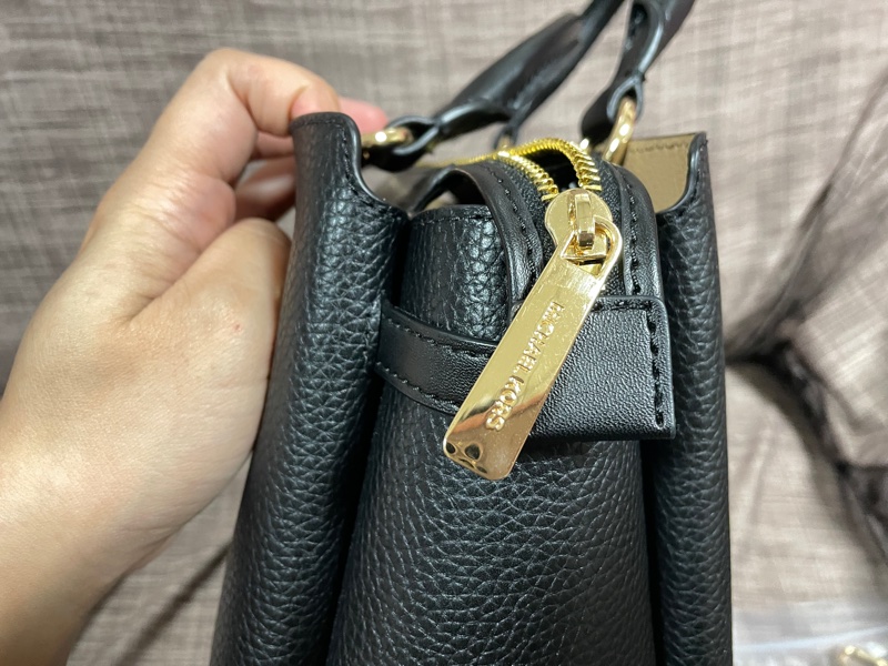 Michael Kors REED荔枝紋手提/斜背兩用包(中/黑)-4