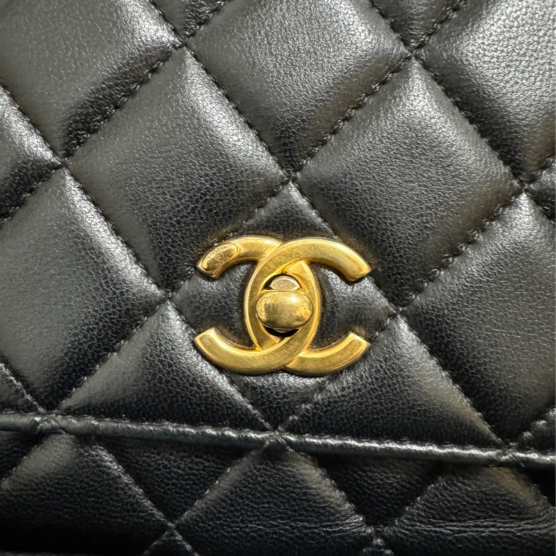 香奈兒黑色金球woc-1