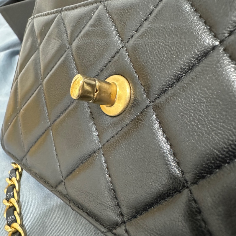 香奈兒黑色金球woc-23