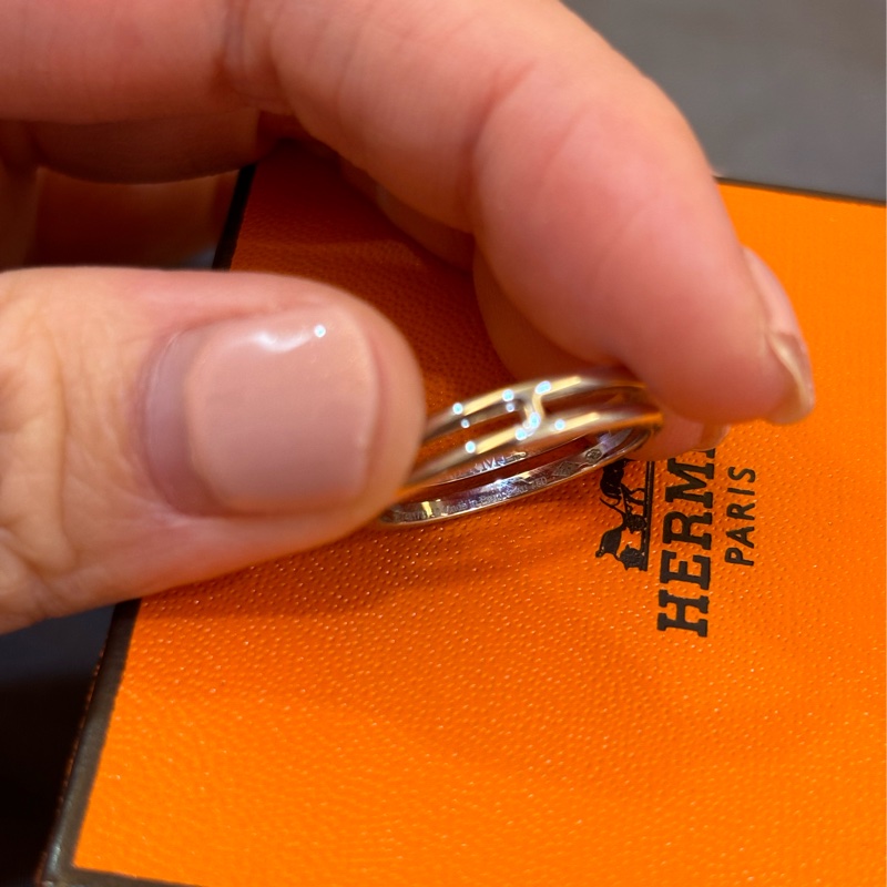 台灣櫃上買不到 現貨商品 全新商品 澳門購證 Hermes 白金戒指 結婚戒指 Ariane 尺寸53號-26