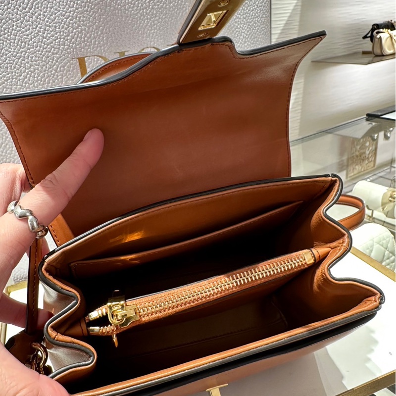 Celine 天然牛皮革小型16手袋 黃褐色 微風信義購入全配有發票 氣質質感上班族-10