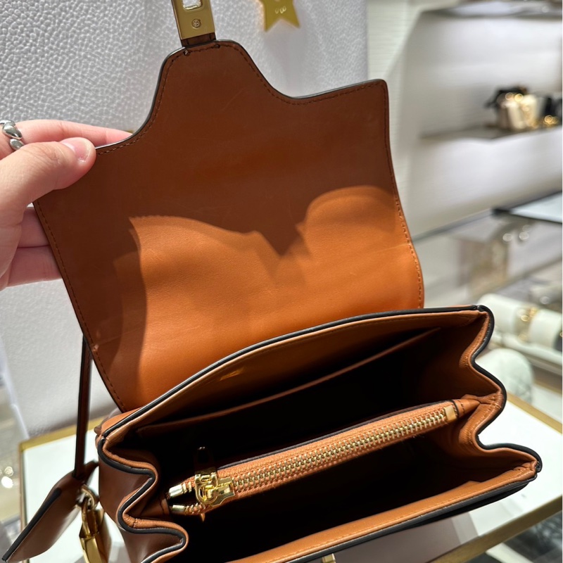 Celine 天然牛皮革小型16手袋 黃褐色 微風信義購入全配有發票 氣質質感上班族-11