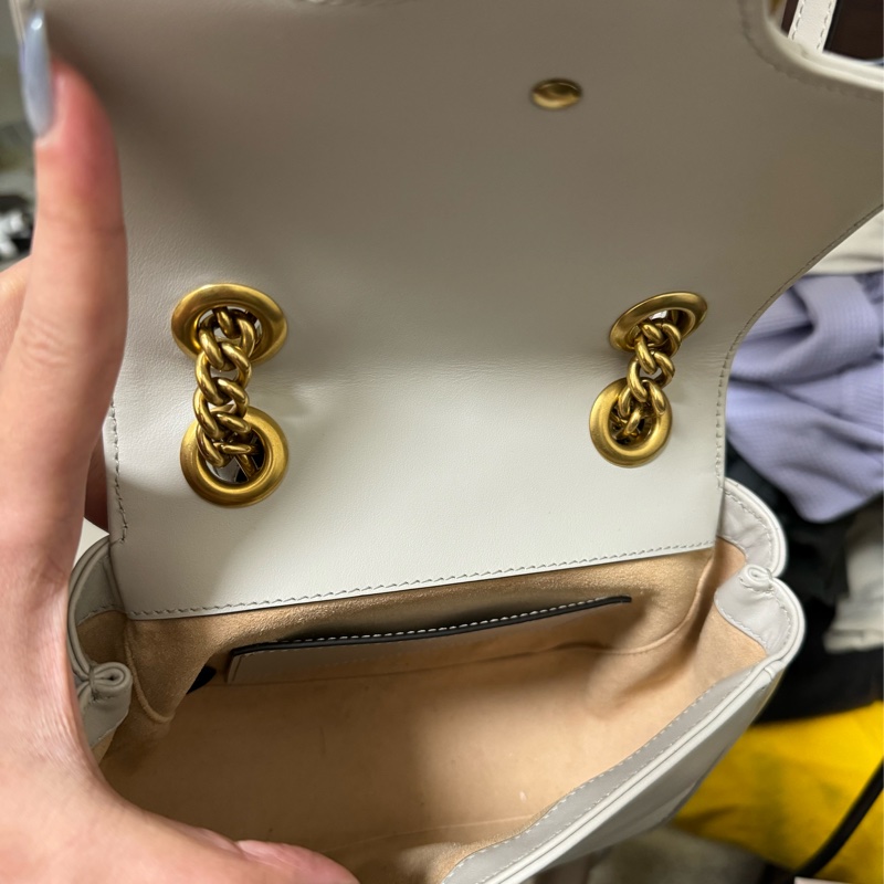 Gucci 最新款 灰白色方胖子-2