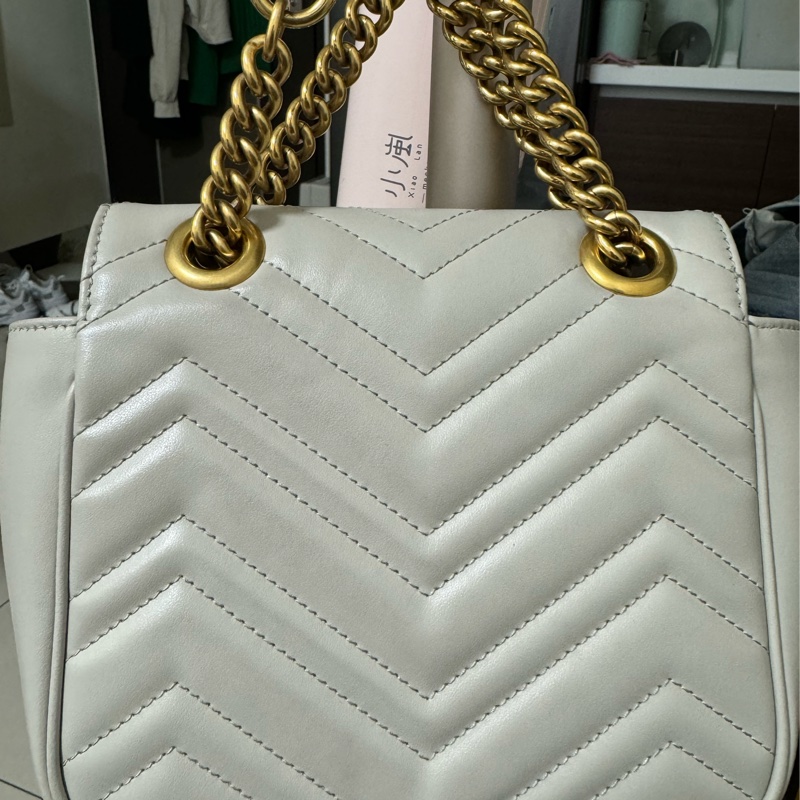 Gucci 最新款 灰白色方胖子-4