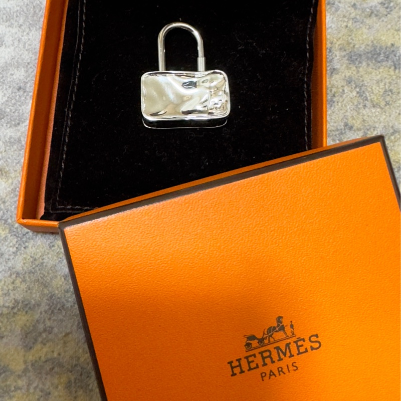 Hermes 2009 愛馬仕全新 限量版鎖頭 銀色包包吊飾-3