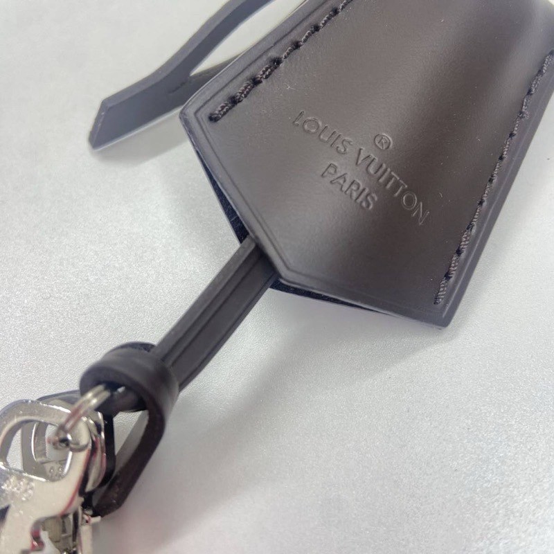 路易威登LOUIS VUITTON LV行李箱鎖 真皮吊牌(已售出)-2