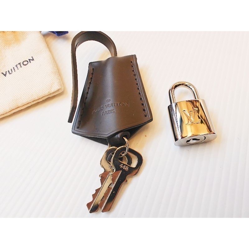 路易威登LOUIS VUITTON LV行李箱鎖 真皮吊牌(已售出）-6