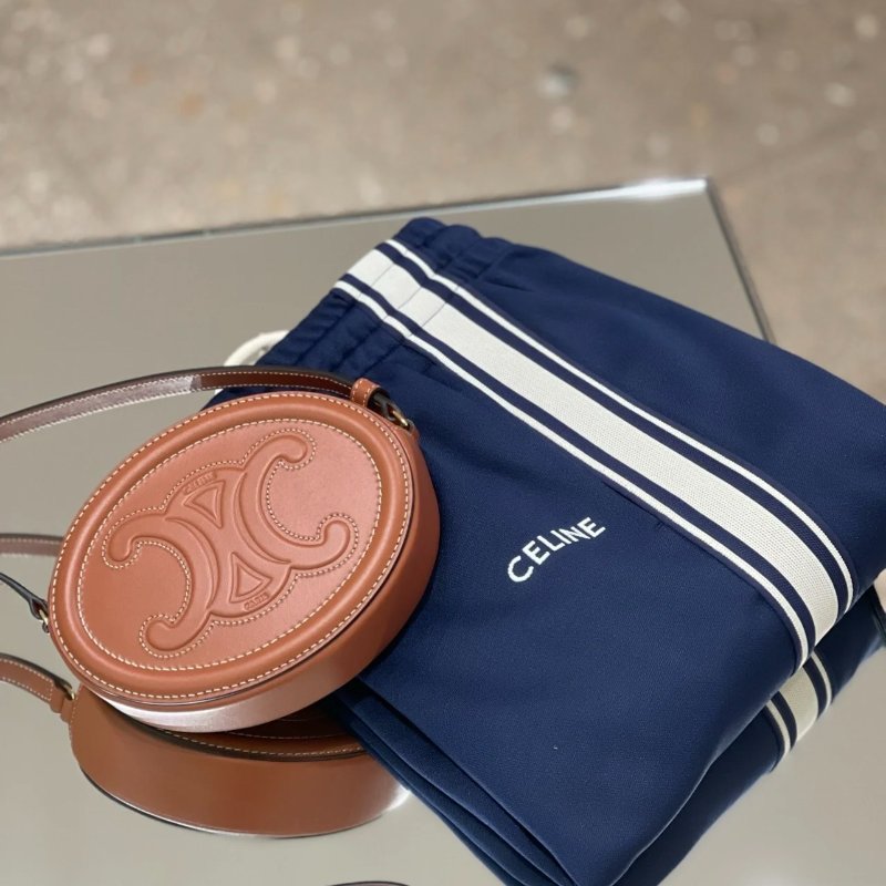 Celine 198603 凱旋門 Cuir Oval 中款月餅包 黃褐色《2024季度新品》-8