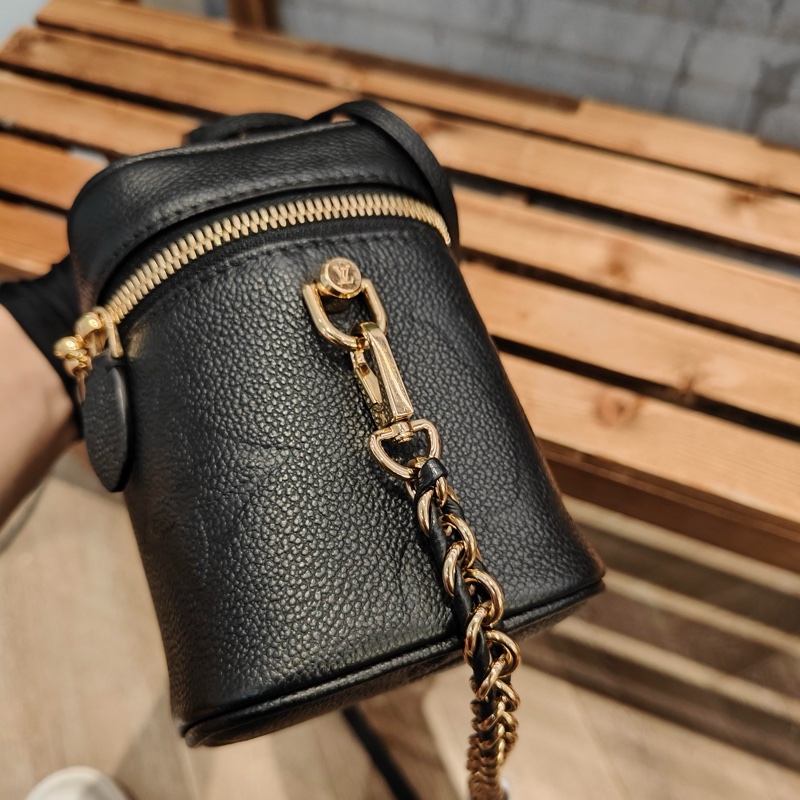 (已售出謝謝支持)LV 老花 黑壓紋 化妝包-8