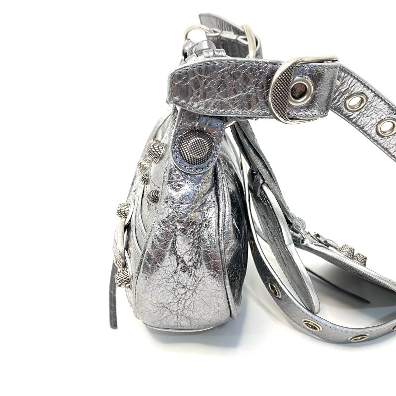 △ Balenciaga 巴黎世家 Le Cagole XS Silver Metallized Arena Lambskin Shoulder Bag 銀色金屬化小羊皮肩揹袋 671309 - 247007567-4