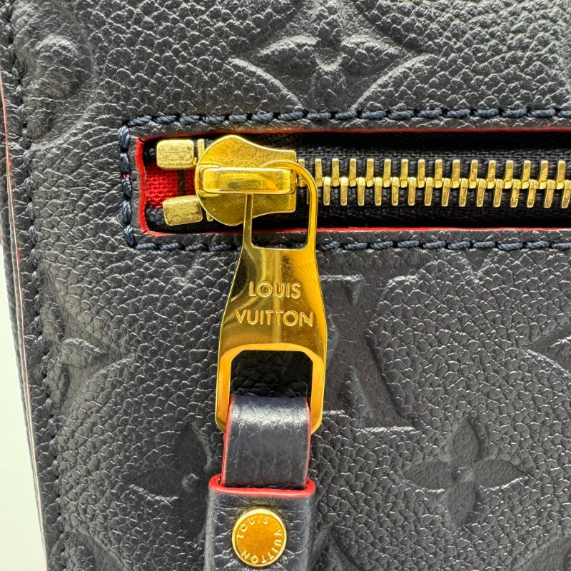 LV 郵差包 皮壓紋午夜藍-19