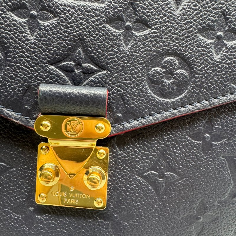 LV 郵差包 皮壓紋午夜藍-21