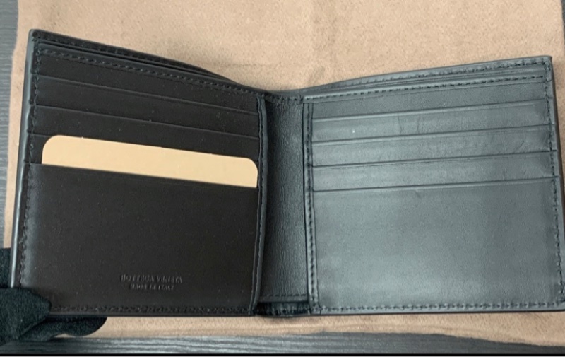 BV八卡對開編織短夾-2