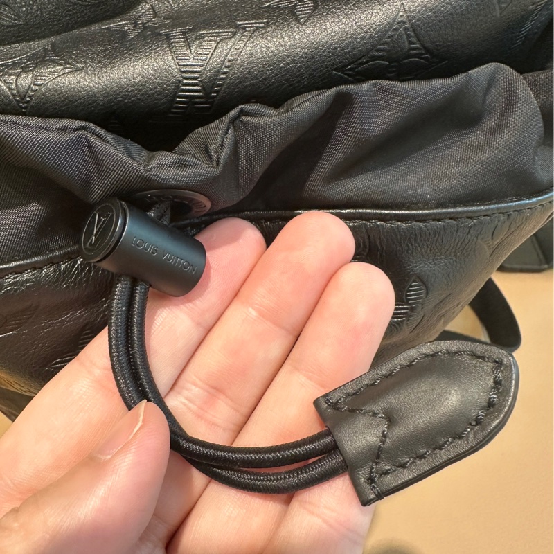 全配9成新 Louis Vuitton路易威登 LV M43680 Trekking後背包 旅行包 超大容量-13