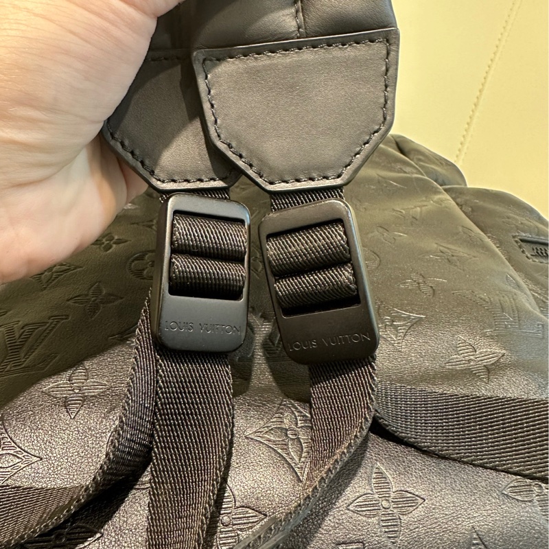 全配9成新 Louis Vuitton路易威登 LV M43680 Trekking後背包 旅行包 超大容量-14