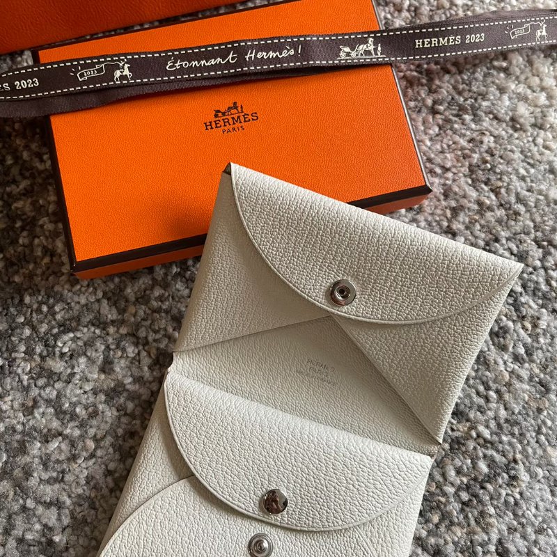 全新愛馬仕Hermès Calvi Duo 2023新色、蘑菇白卡包 可放零錢-1