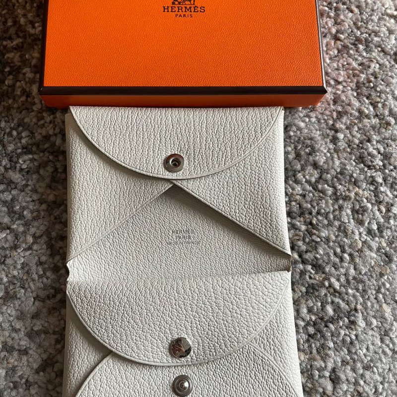 全新愛馬仕Hermès Calvi Duo 2023新色、蘑菇白卡包 可放零錢-4
