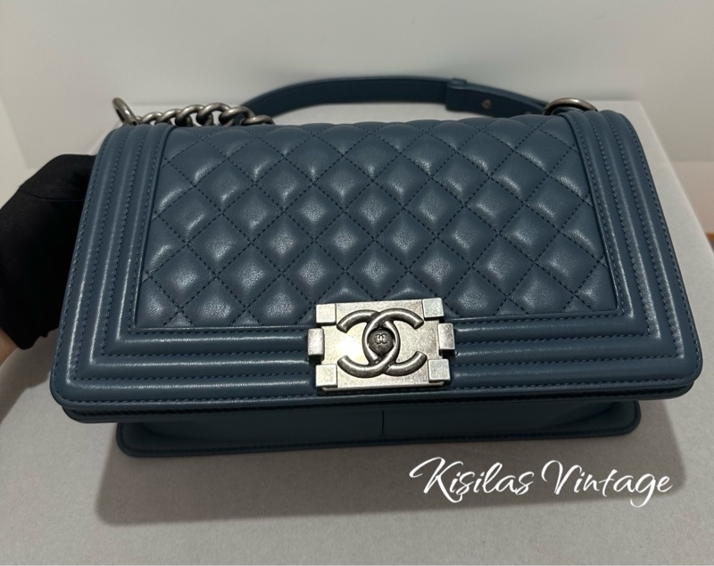 Chanel 小牛皮Leboy 復古銀扣-0