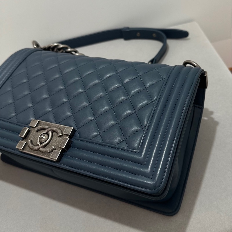 Chanel 小牛皮Leboy 復古銀扣-2