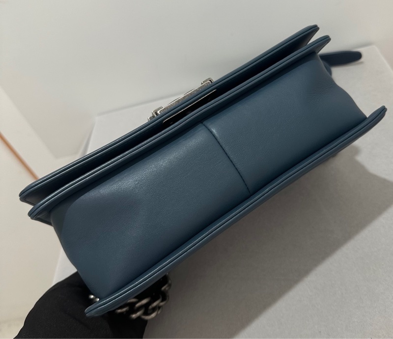 Chanel 小牛皮Leboy 復古銀扣-3