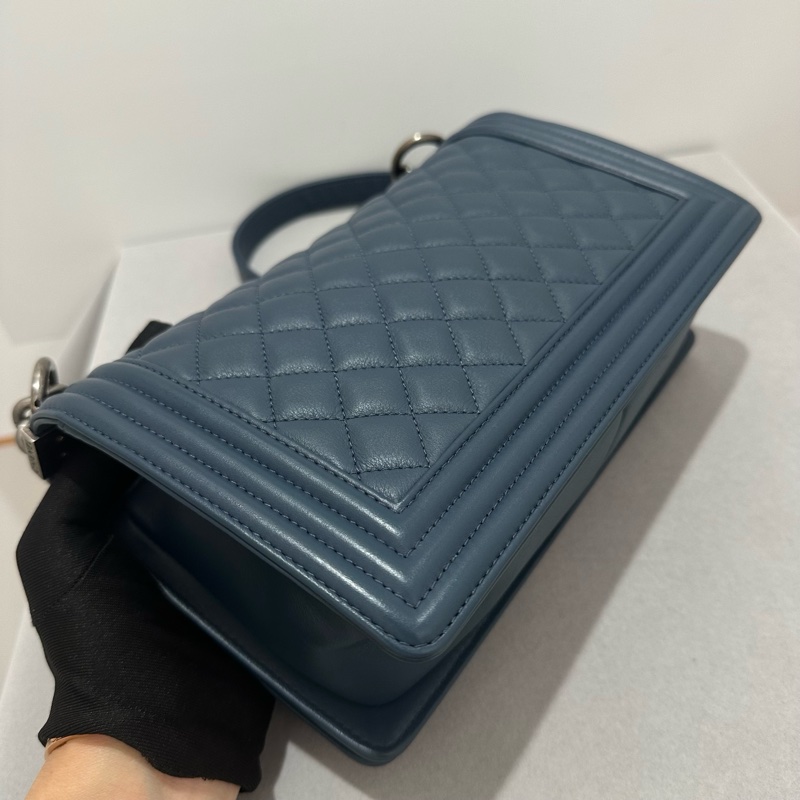 Chanel 小牛皮Leboy 復古銀扣-4