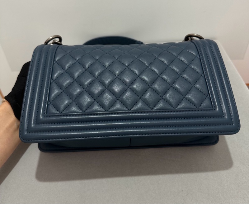 Chanel 小牛皮Leboy 復古銀扣-5