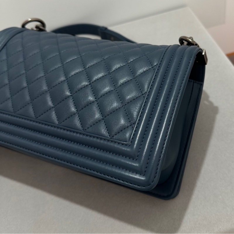 Chanel 小牛皮Leboy 復古銀扣-7