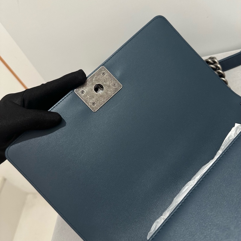 Chanel 小牛皮Leboy 復古銀扣-8