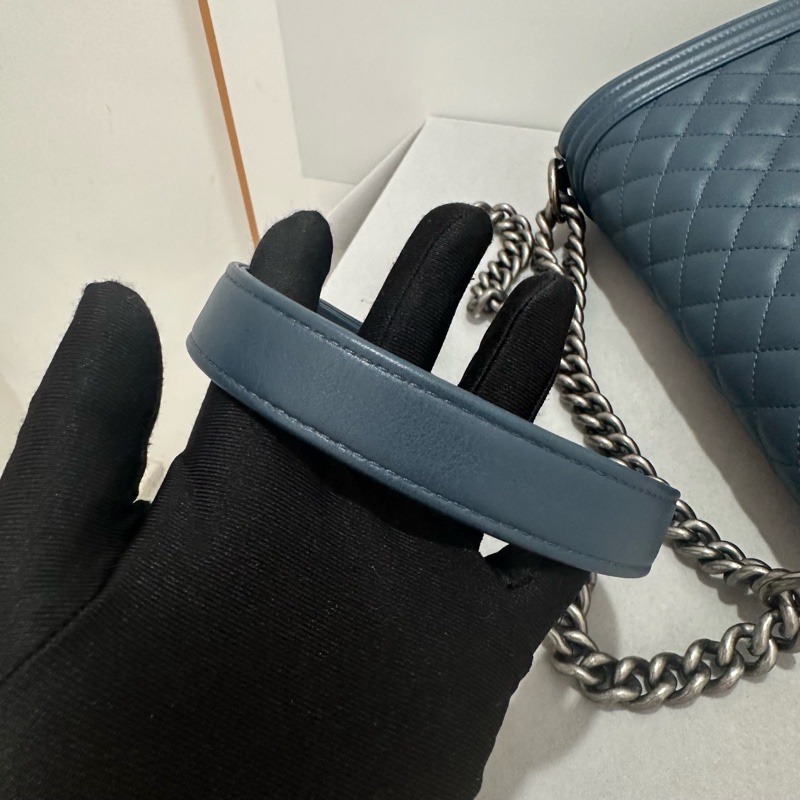 Chanel 小牛皮Leboy 復古銀扣-9