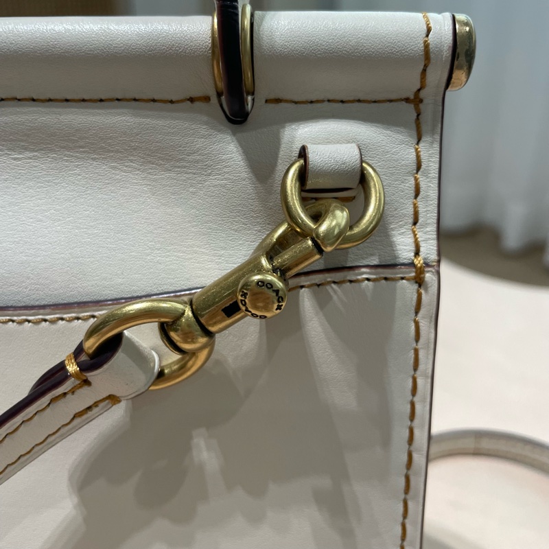 (售出)Coach Willis 18 復古迷你奶油側背包-3