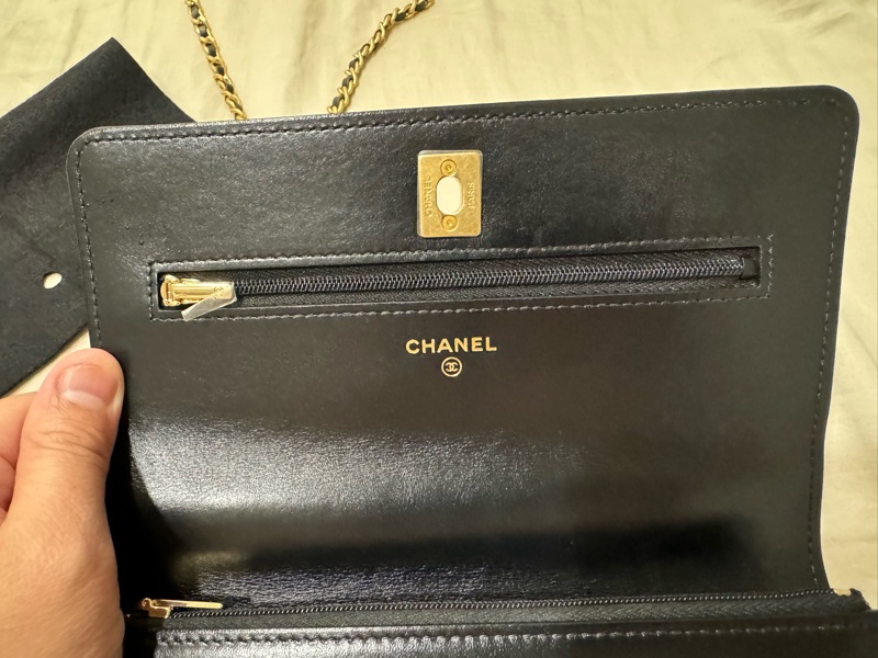 CHANEL 香奈兒 黑金字母手把菱格紋WOC包-2