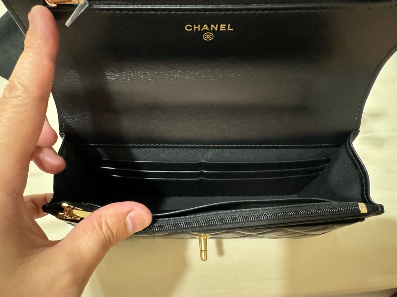 CHANEL 香奈兒 黑金字母手把菱格紋WOC包-3