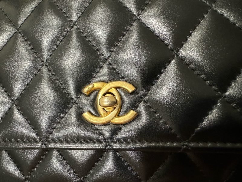 CHANEL 香奈兒 黑金字母手把菱格紋WOC包-5