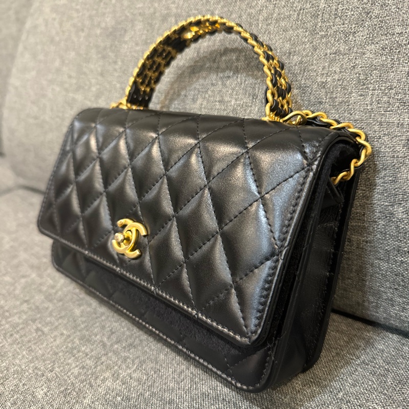 CHANEL 香奈兒 黑金字母手把菱格紋WOC包-7