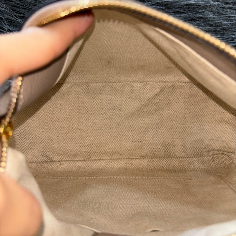 LOEWE PUZZLE 24公分 沙色荔枝皮 幾何包 相機包 斜背包 拼圖包 手提包 肩背包 手拿包 胸口包 後背包 小號|PopChill 拍拍圈