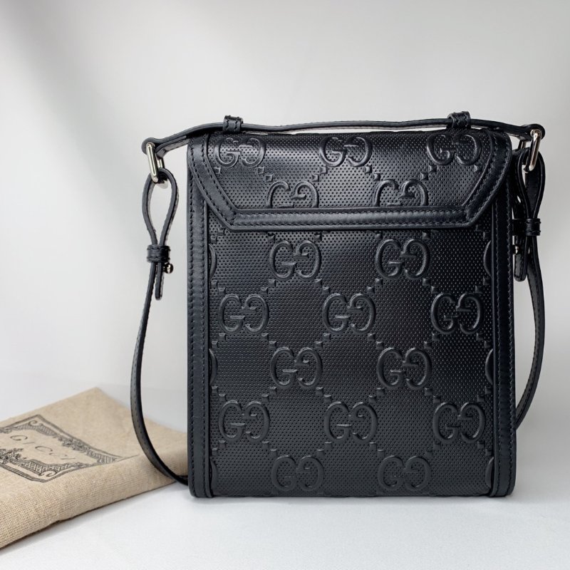 GUCCI 浮雕皮革郵差信封包-2