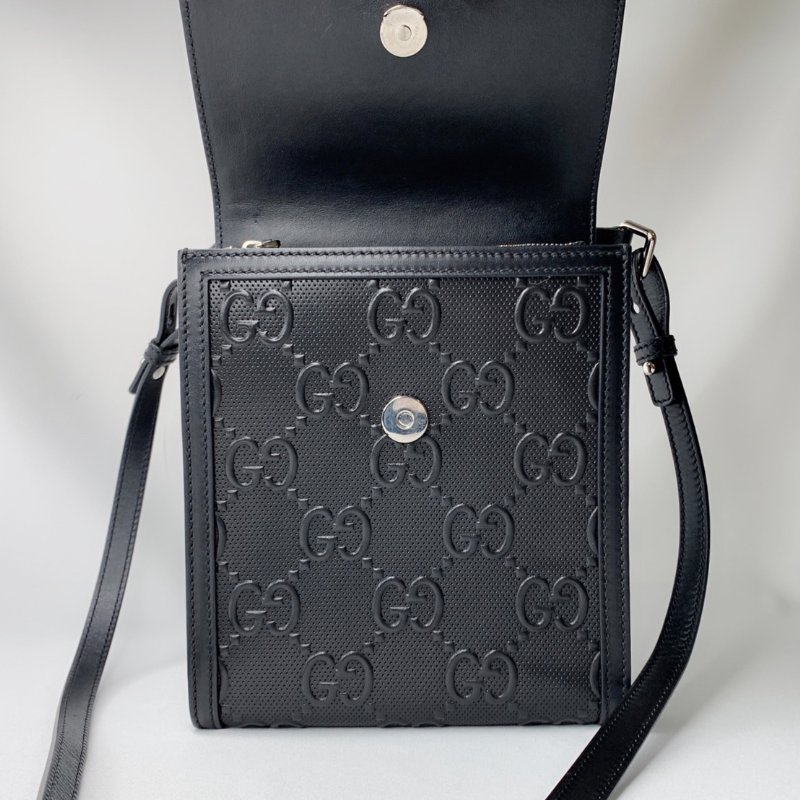 GUCCI 浮雕皮革郵差信封包-7