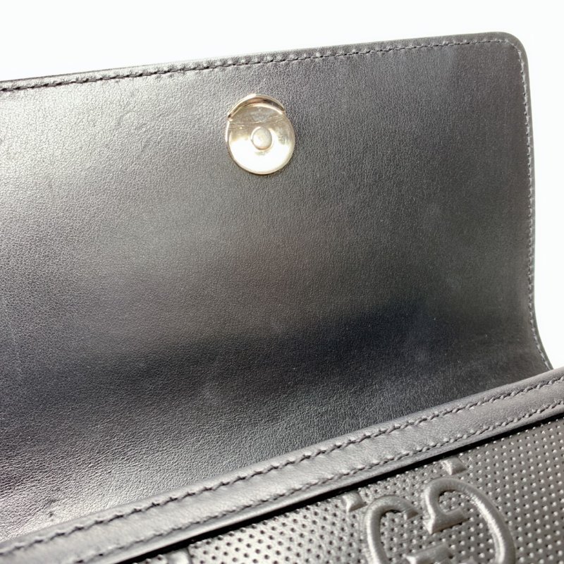 GUCCI 浮雕皮革郵差信封包-9