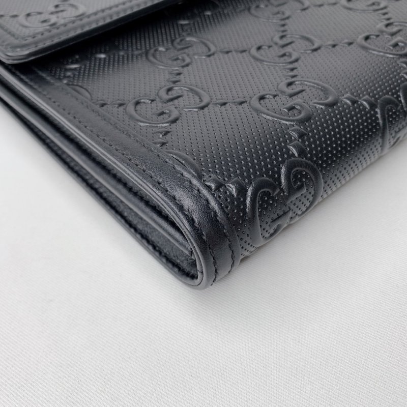 GUCCI 浮雕皮革郵差信封包-15