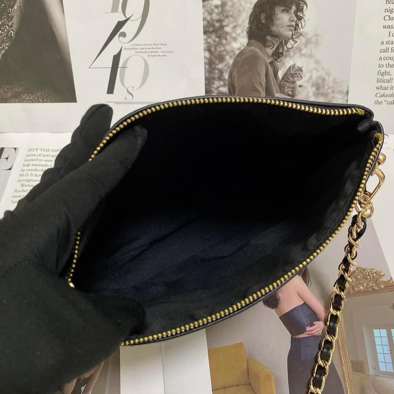 YSL聖羅蘭皮革手拿腋下鏈條包-12