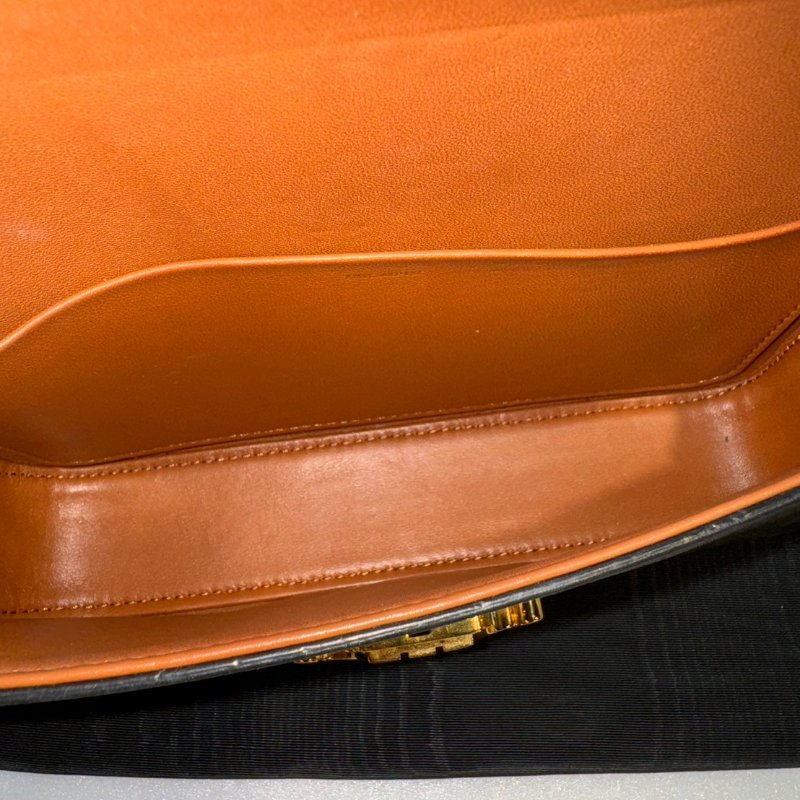 CELINE 凱旋門腋下包/手提包/肩背包 LISA同款 CLAUDE  9成新-19