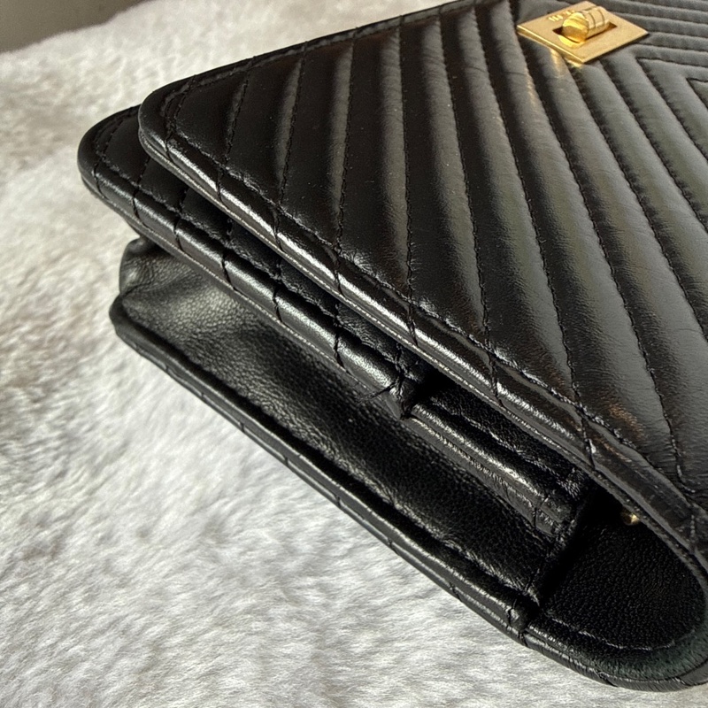 Chanel 金釦2.55 復古小牛皮WOC(黑色)-14