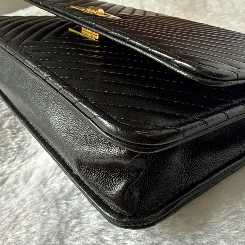 Chanel 金釦2.55 復古小牛皮WOC(黑色)-15