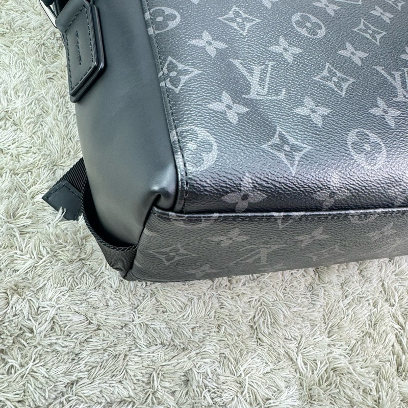 LV M40511 Messenger PM 經典Monogram Eclipse黑武士斜背郵差包 ⭕️櫃上售價$84000元⭕️ 💝近新品💝晶片款💝-17