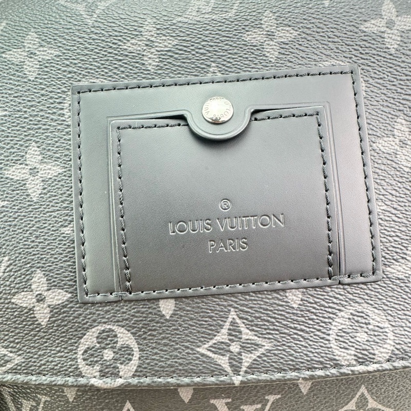 LV M40511 Messenger PM 經典Monogram Eclipse黑武士斜背郵差包 ⭕️櫃上售價$84000元⭕️ 💝近新品💝晶片款💝-20