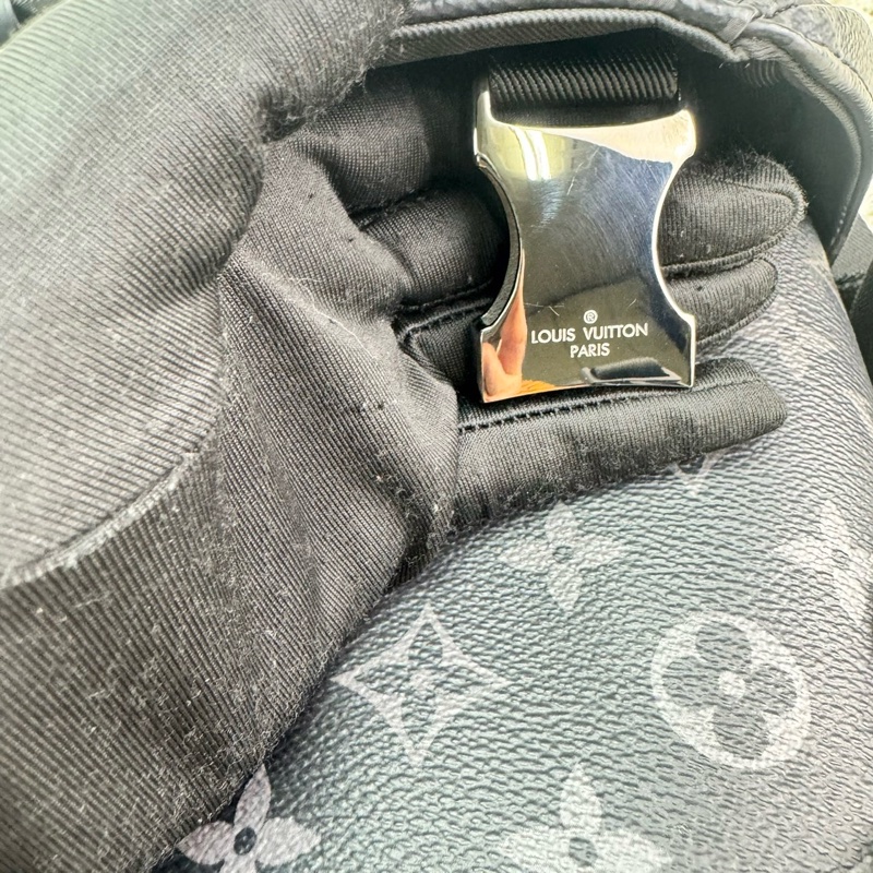 LV M40511 Messenger PM 經典Monogram Eclipse黑武士斜背郵差包 ⭕️櫃上售價$84000元⭕️ 💝近新品💝晶片款💝-22